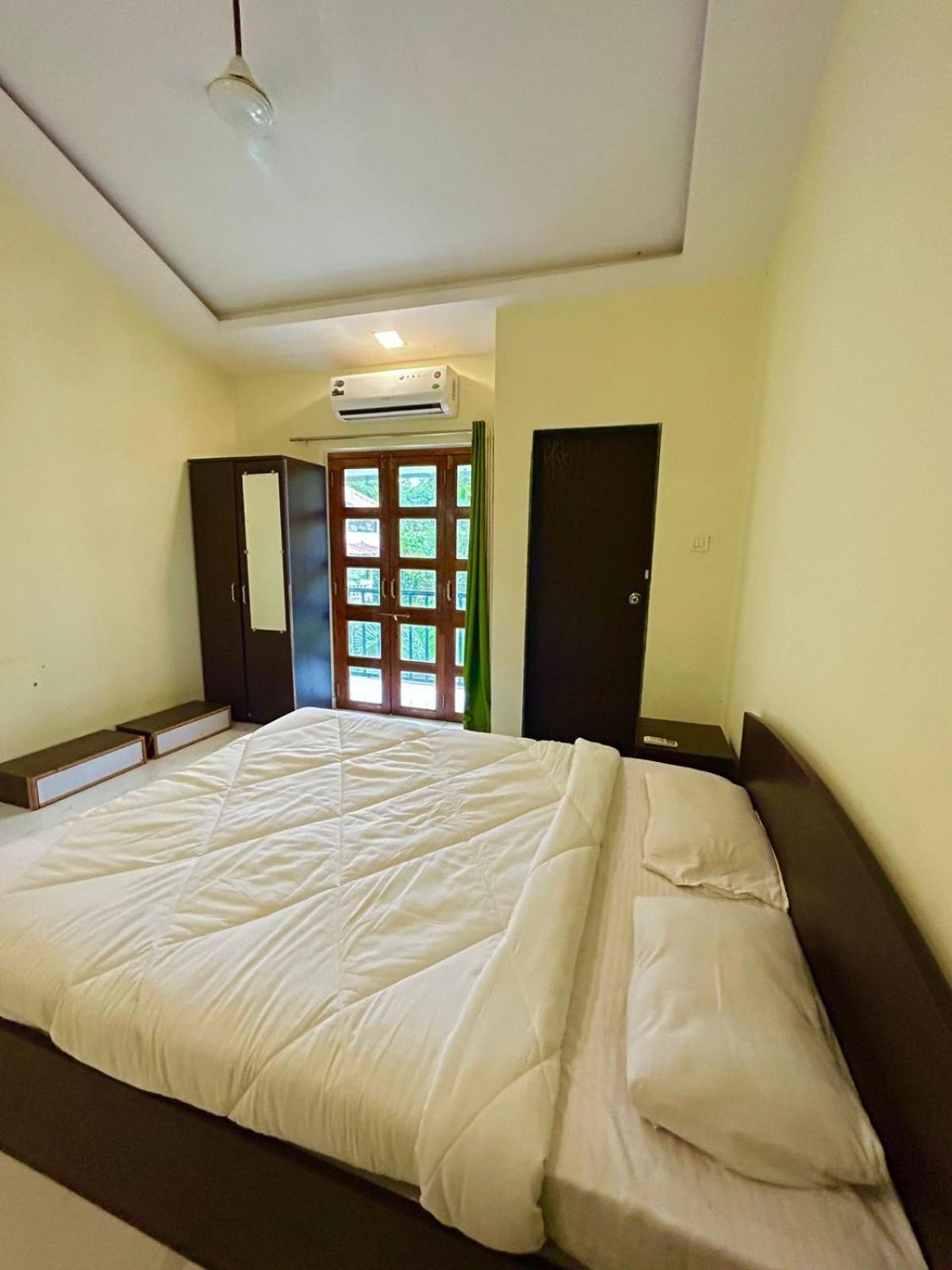 Wada Chirebandi Hotel Gimvi Kültér fotó